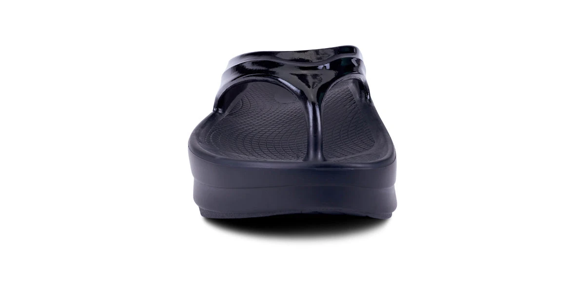 OOfos Women's OOmega OOlala Sandal - Black 8 OOfos Women's OOmega OOlala Sandal - Black - Image 6