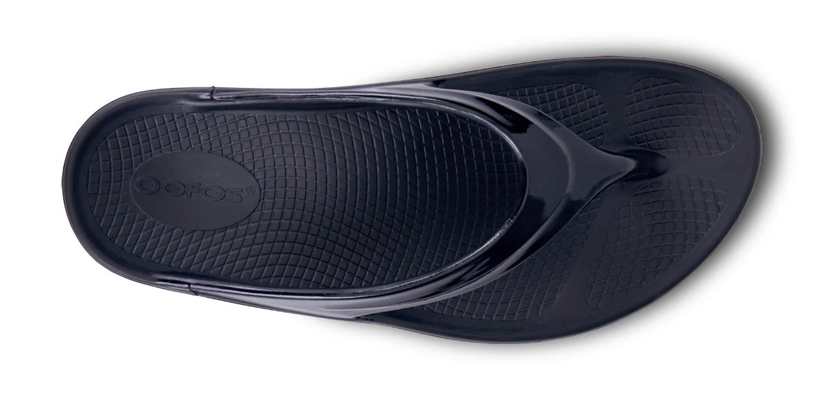 OOfos Women's OOmega OOlala Sandal - Black 11 OOfos Women's OOmega OOlala Sandal - Black - Image 9