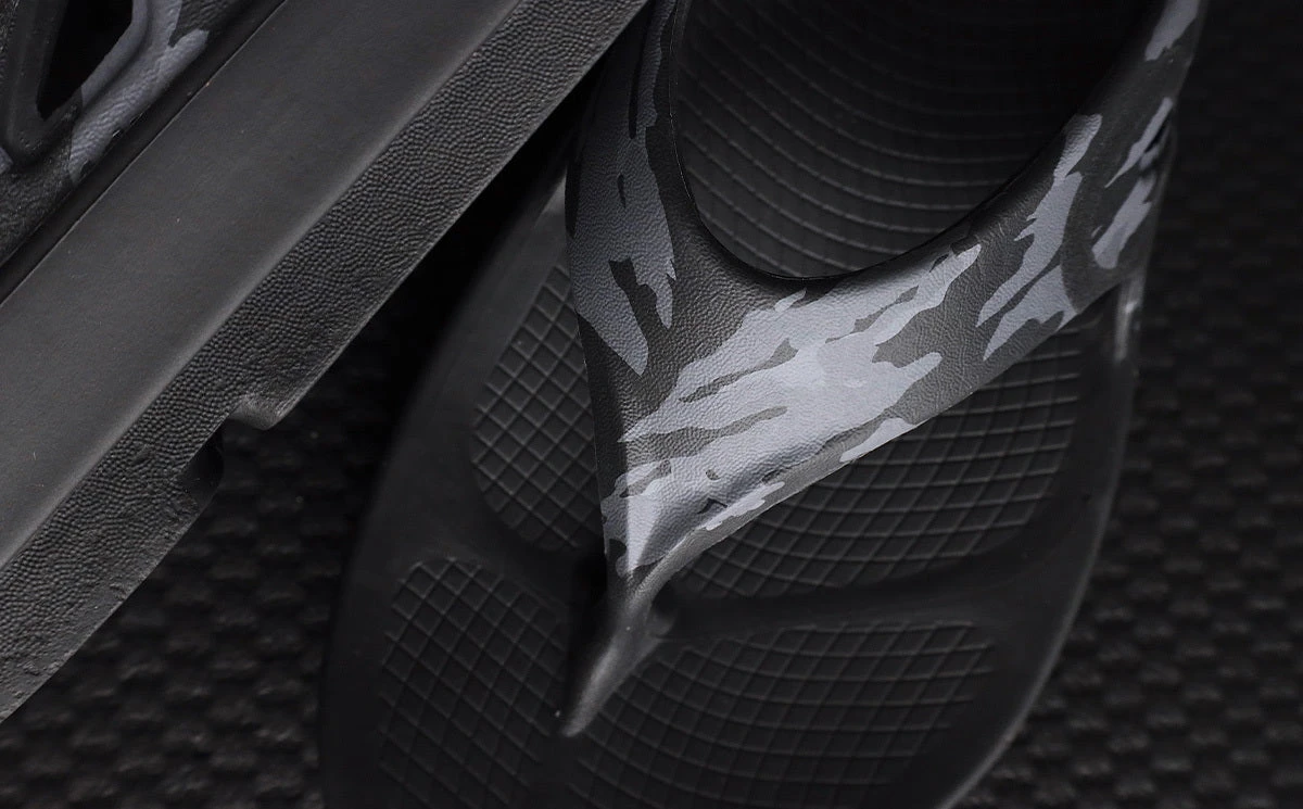 OOfos Men's OOriginal Sport Sandal - Black Camo 7 OOfos Men's OOriginal Sport Sandal - Black Camo - Image 5