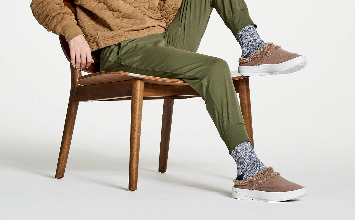 OOfos Women's OOcoozie Mule Shoe - Chocolate 4 OOfos Women's OOcoozie Mule Shoe - Chocolate - Image 3