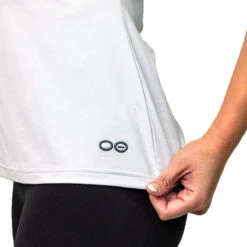 OOfos Women's COOl Down V Neck - Light Gray Heather -Shoes Haven Sales WhiteVNeck2